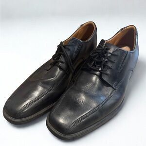 Men's Black Leather Derby Shoes with Lace-Up Comfort